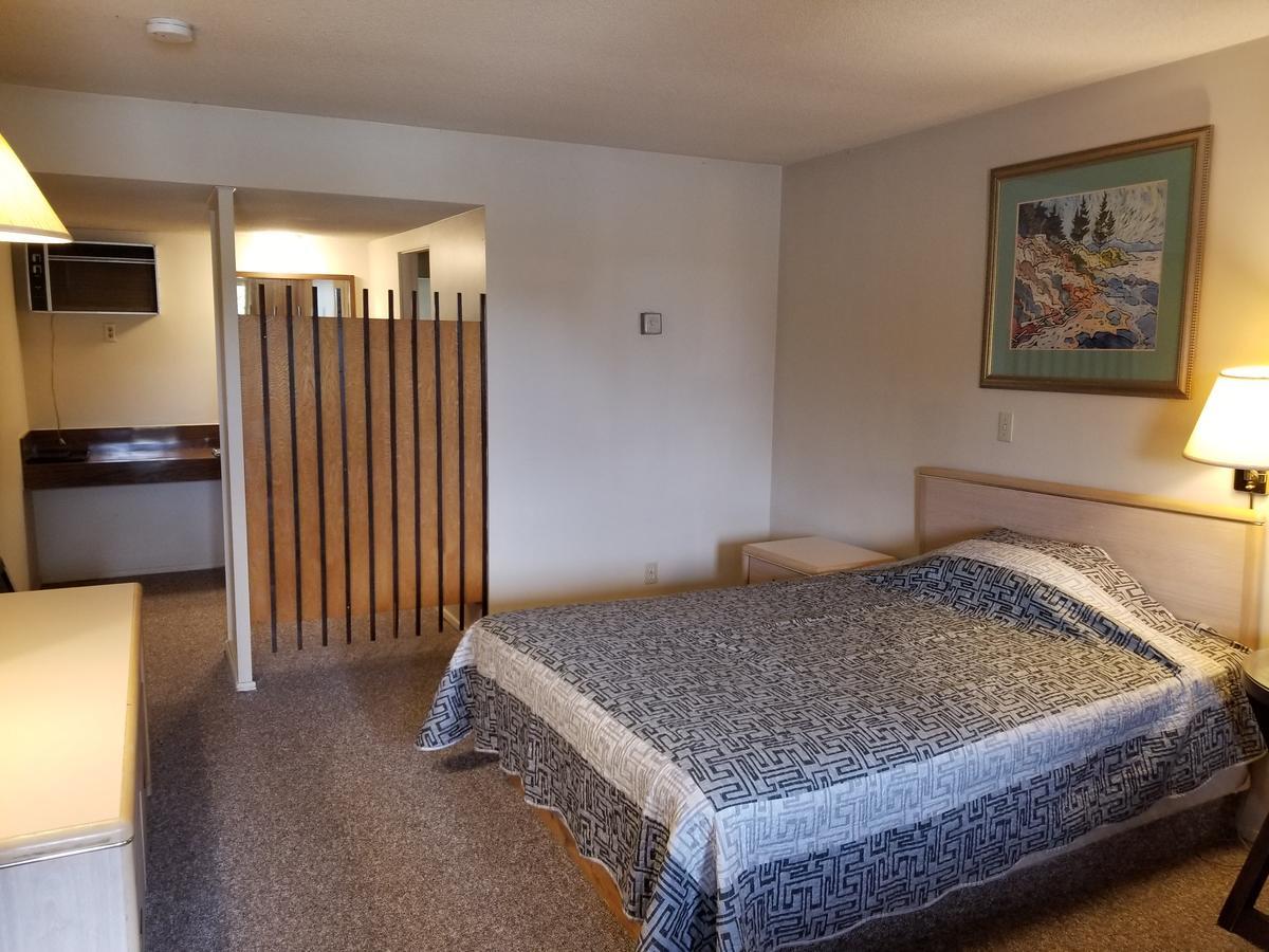 Slumber Lodge Williams Lake Exteriör bild